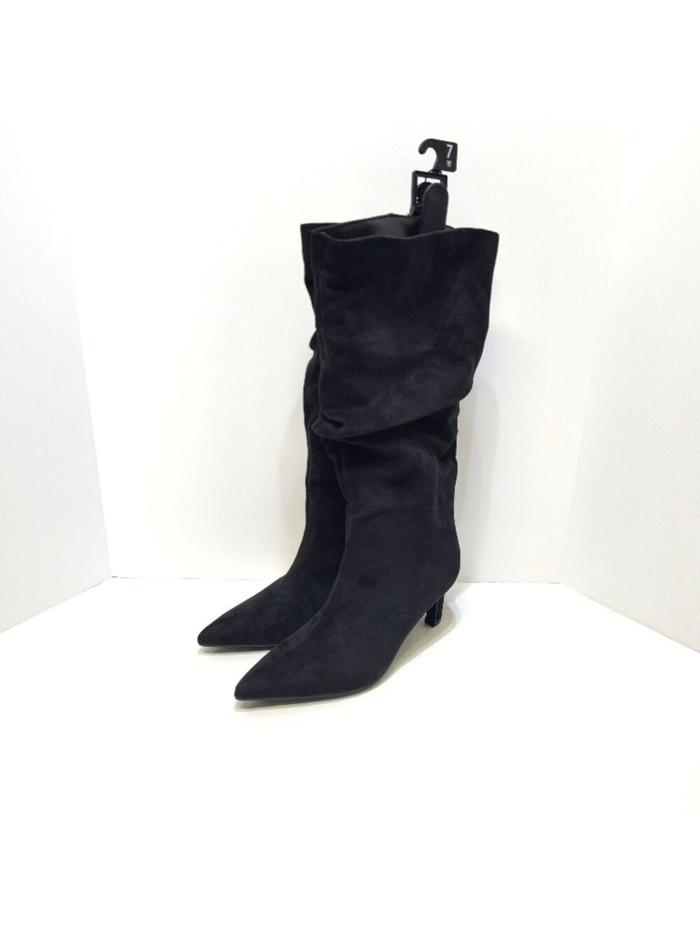 Time and Tru Womens Mid Slouch Boot Black Suede Pointed Toe Kitten Heel Size 7W